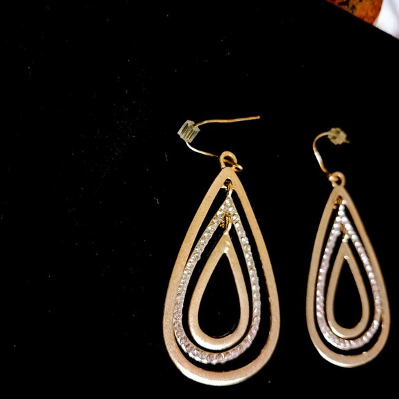 Vintage Gold Concentric Simulated Diamonds Teardrop Earrings 1.5 inch Pierced - Picture 6 of 9